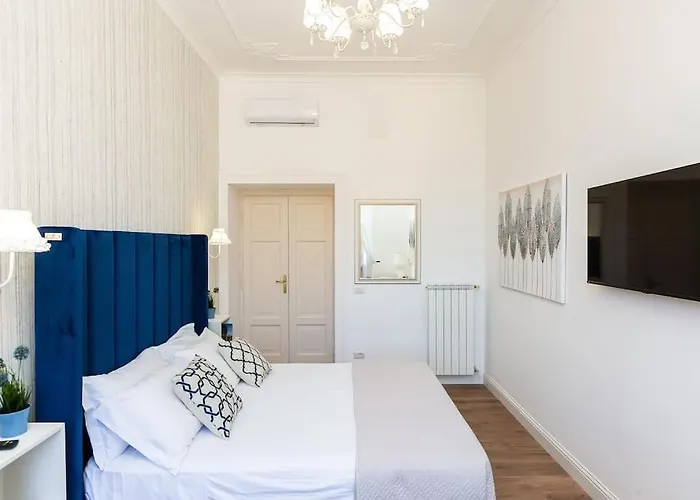 Portico D'ottavia Lux